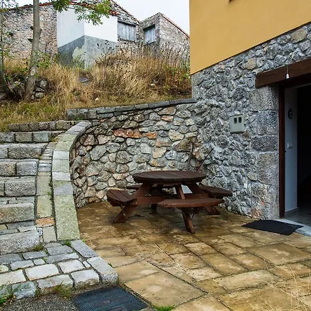 Casa Rural La Cabana Del Valleyu Sotres Exterior photo